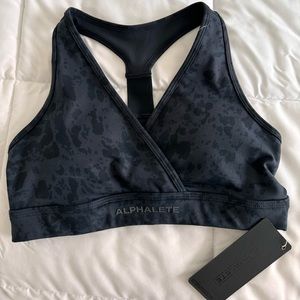 ALPHALETE Surface Wrap Bra - New with Tags in Pebble Print Black Size S!